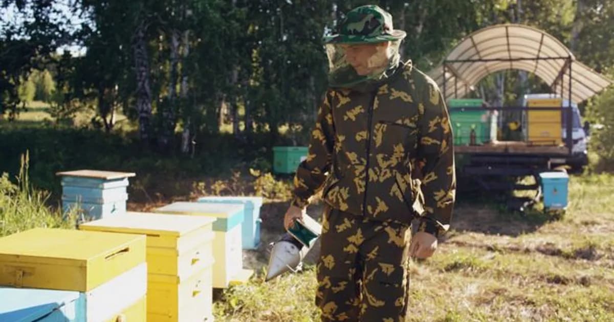 AI Beekeeping in 2026: Smart Hives Fight Colony Loss